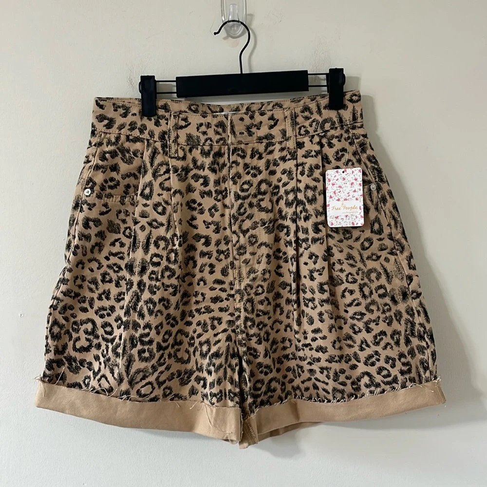 NEW Free People Dogtown Cheetah High Rise Baggy Relaxed Denim Shorts Size 30 - Picture 2 of 10